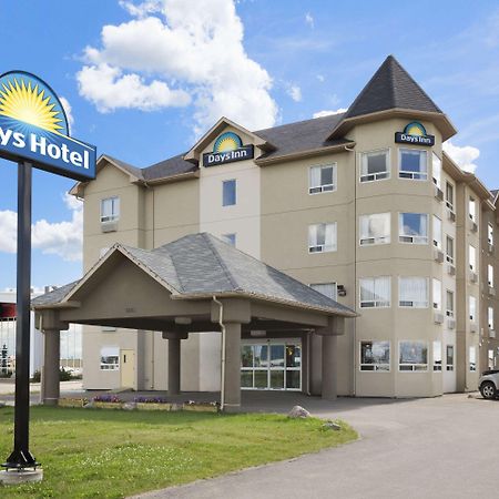 デイズ イン バイ ウィンダム ボニービル Bonnyville エクステリア 写真