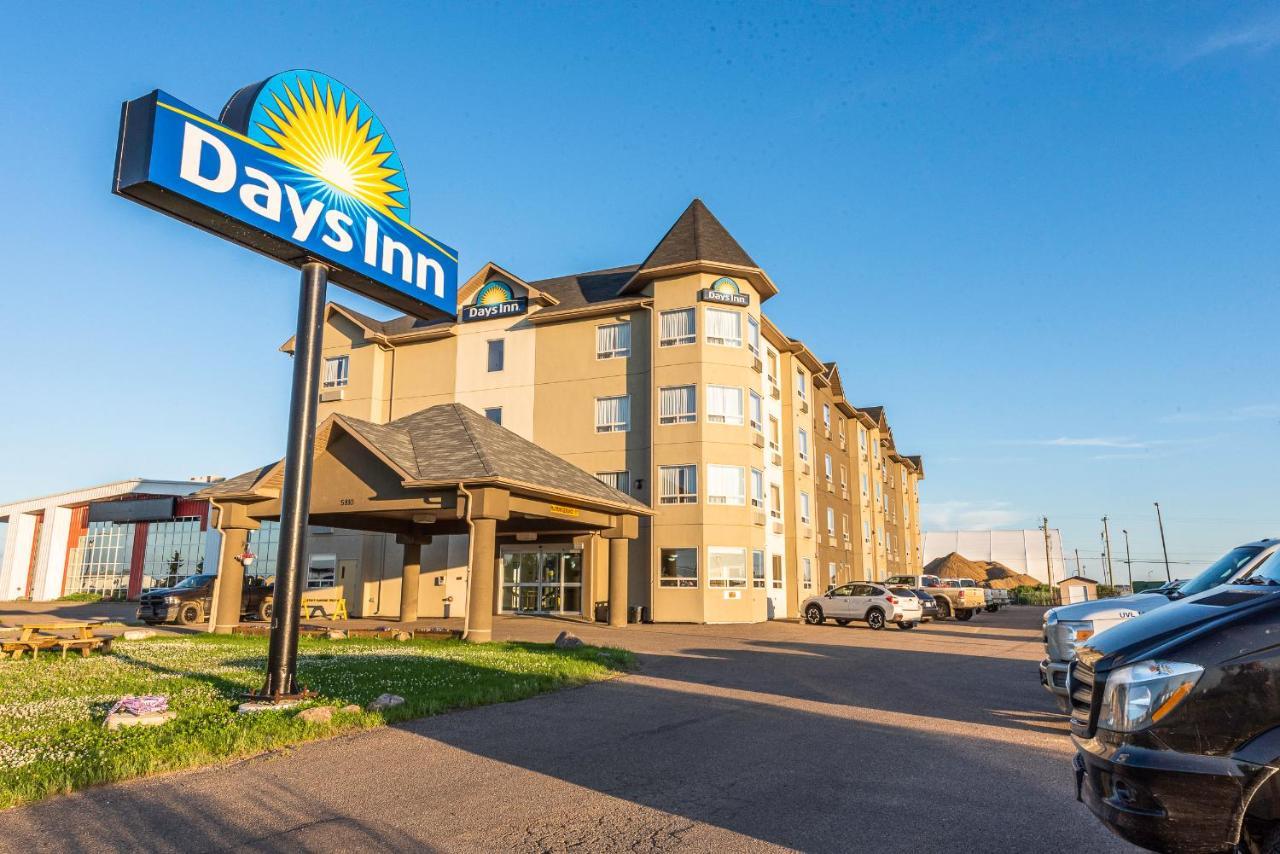 デイズ イン バイ ウィンダム ボニービル Bonnyville エクステリア 写真
